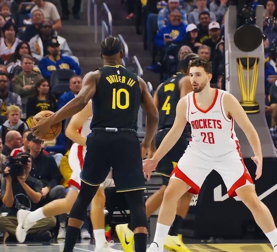 开云官网下载 -转折点金州勇士状态回暖;NBA季后赛窗口期攻防权衡;更衣室稳定;球队文化再被提及的简单介绍